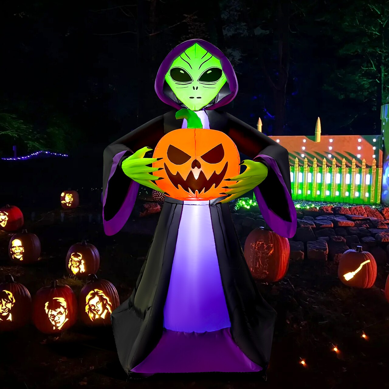 GOOSH 8FT Inflatable Alien Holding Pumpkin – Light-Up Halloween Yard Decoration